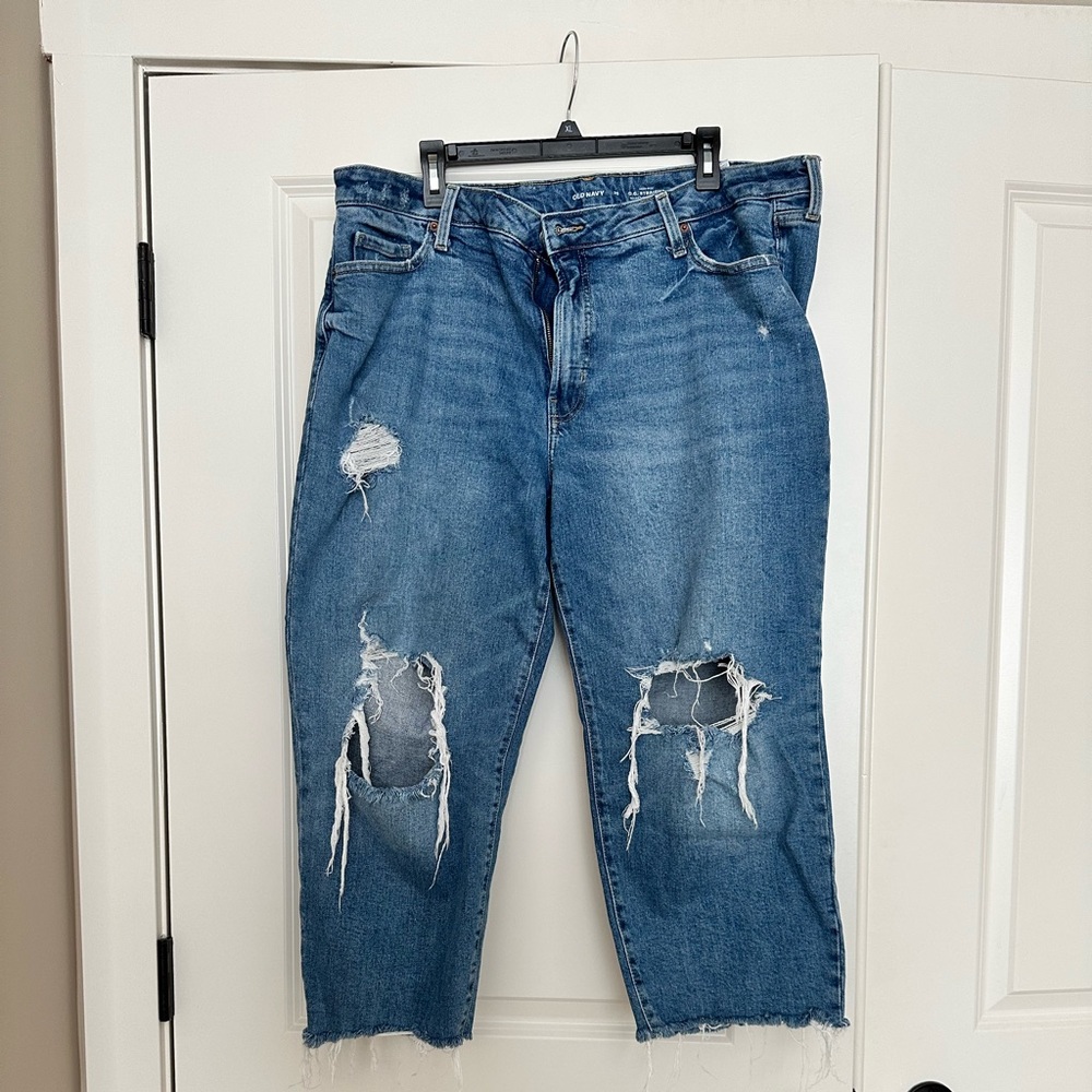 Old Navy OG straight high rise crop.